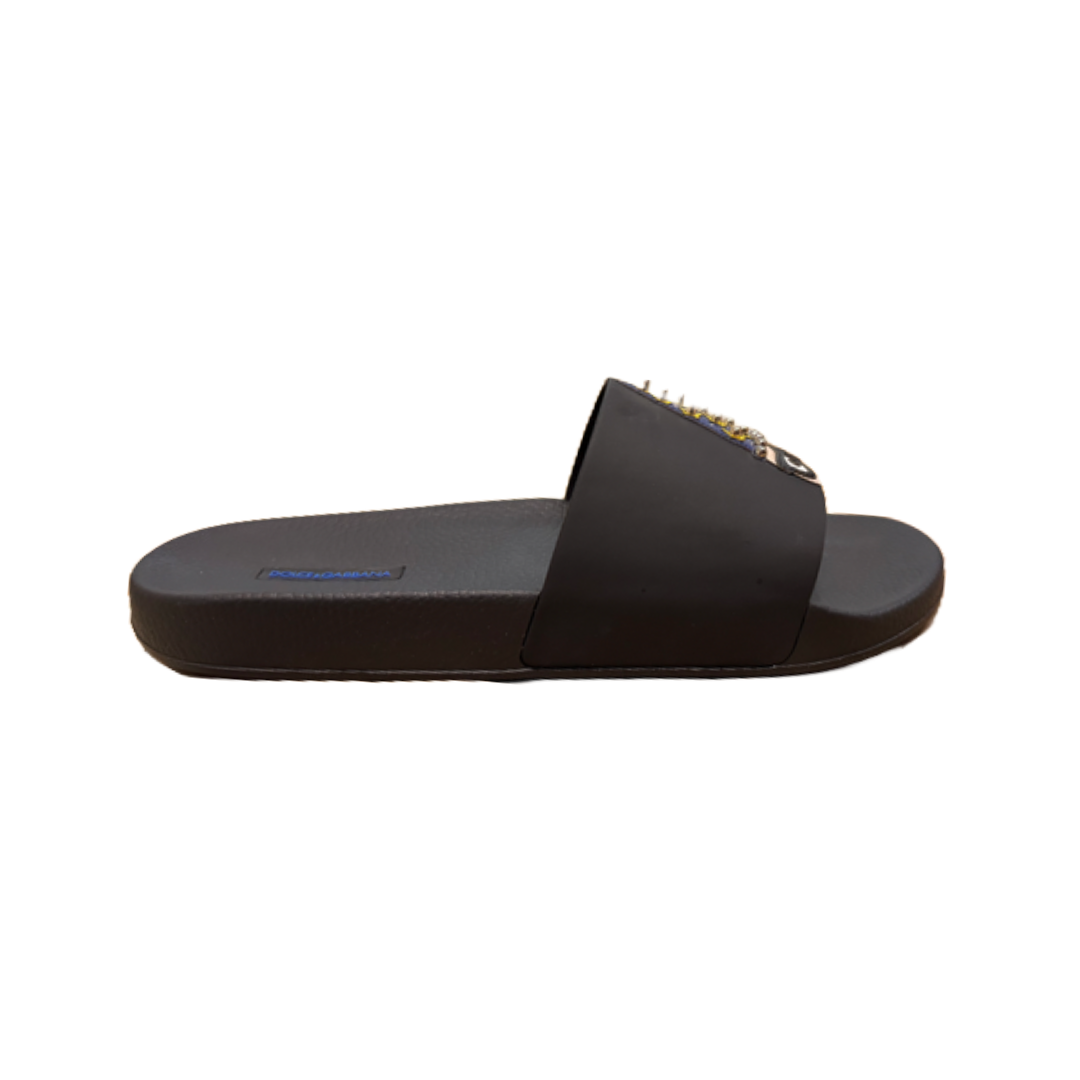 BLACK RUBBER SLIDES WITH A PATCH